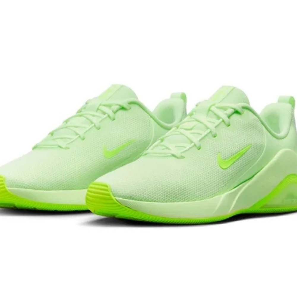 Nike Bella 7 Training Shoe (Woman) Size US 7.5
